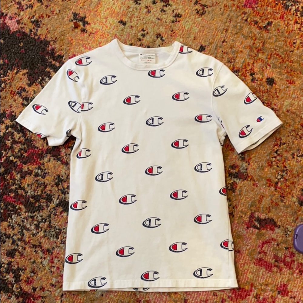 - Champion t shirt